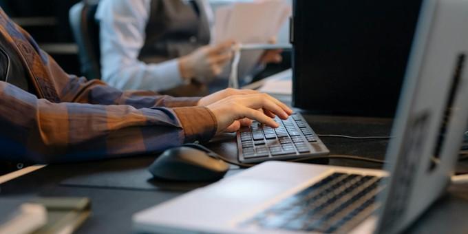 How to utilize a file input field on a form in SuiteCommerce