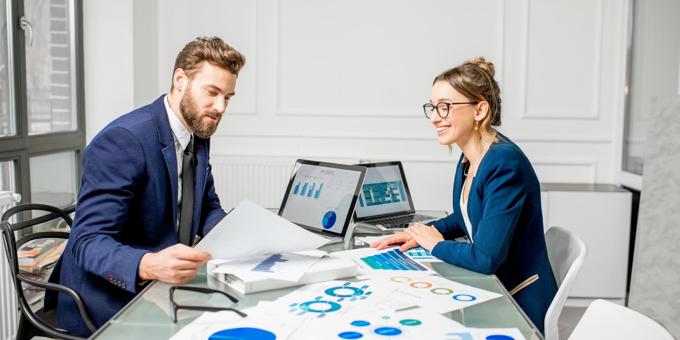 When Analytics Shows Conflicting User Behavior Patterns