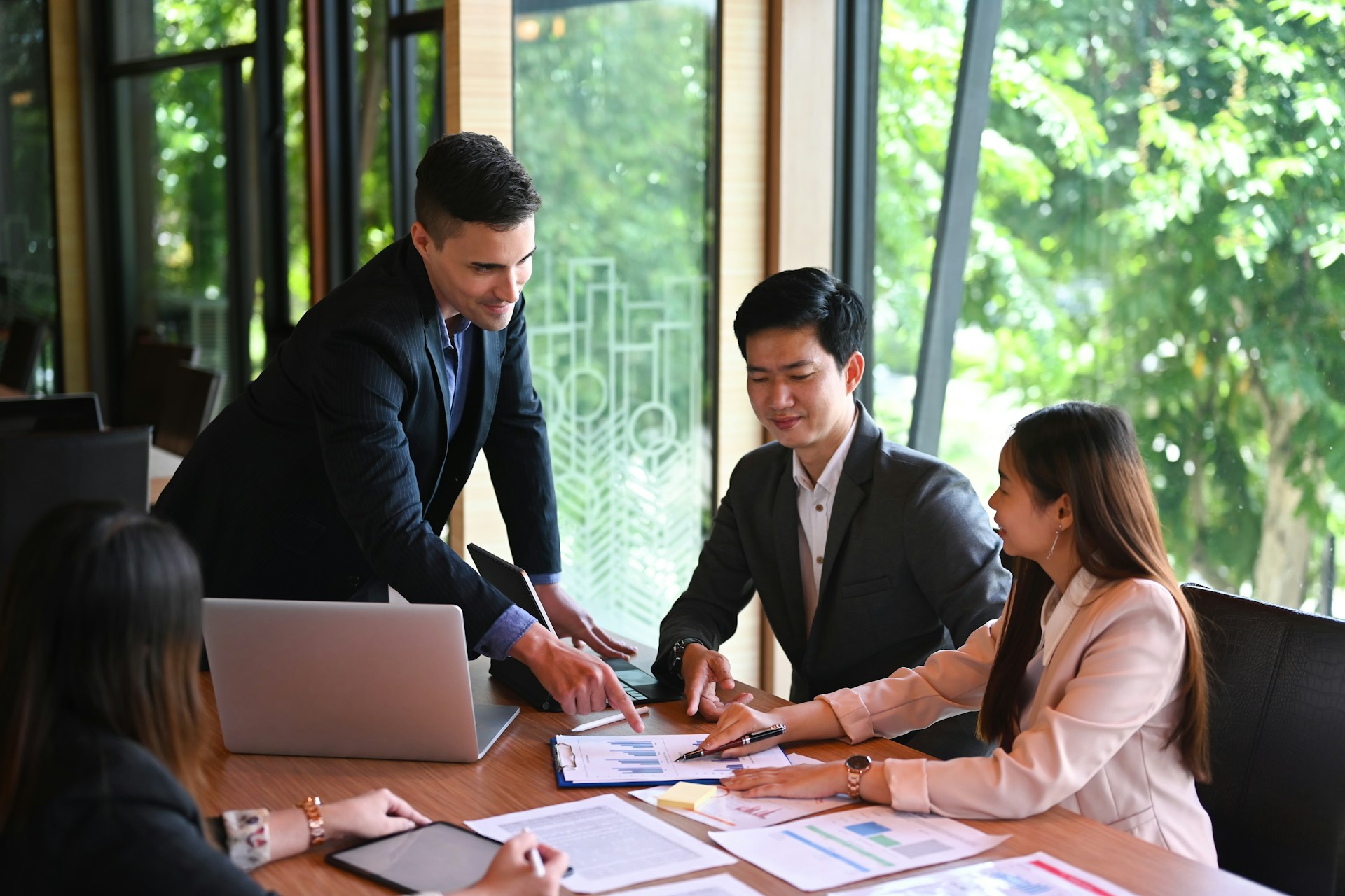 Tools to Enhance the Accuracy of B2B SaaS Sales Data