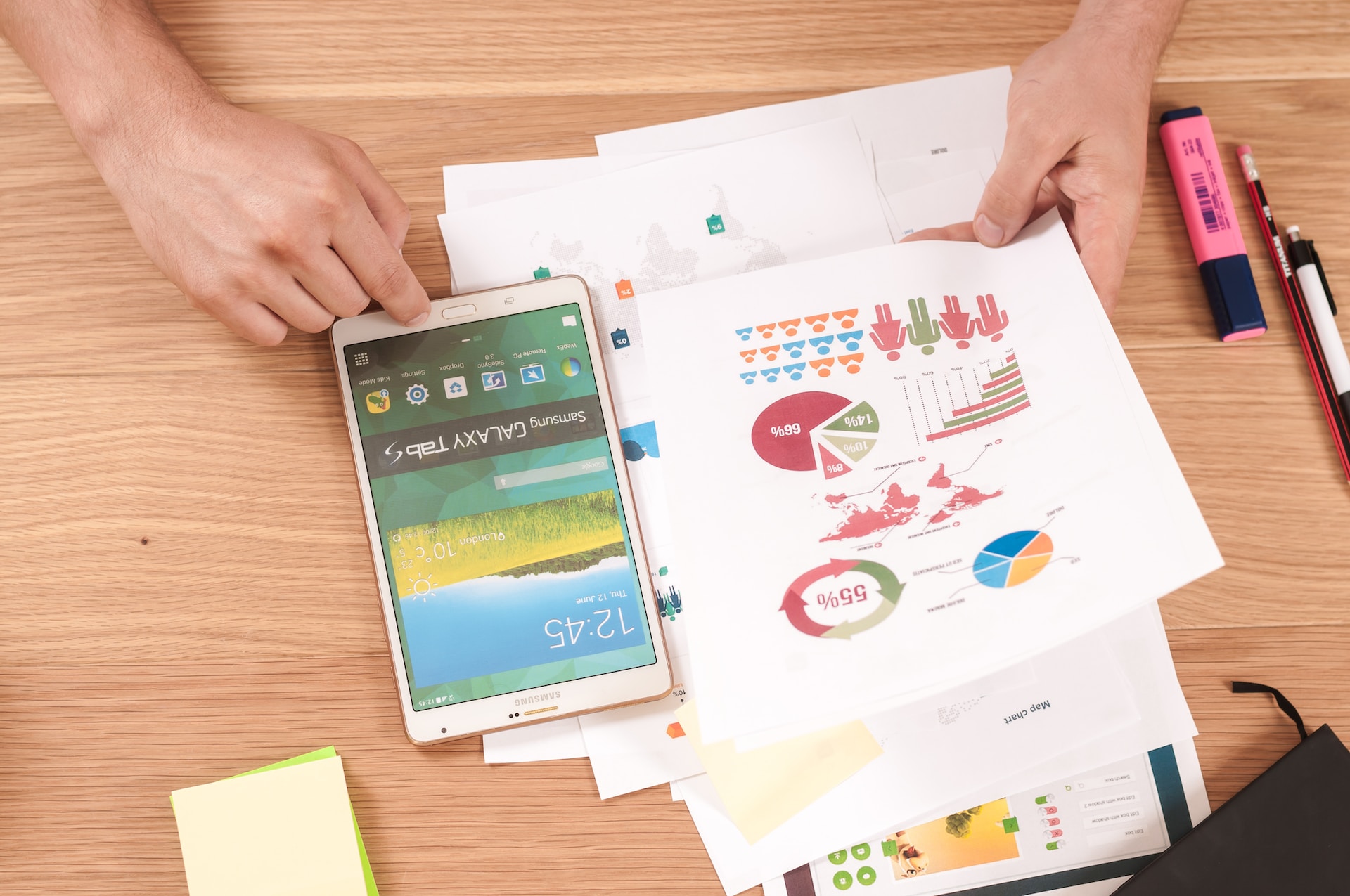 Leveraging Webinars for B2B SaaS Lead Generation and Customer Eng