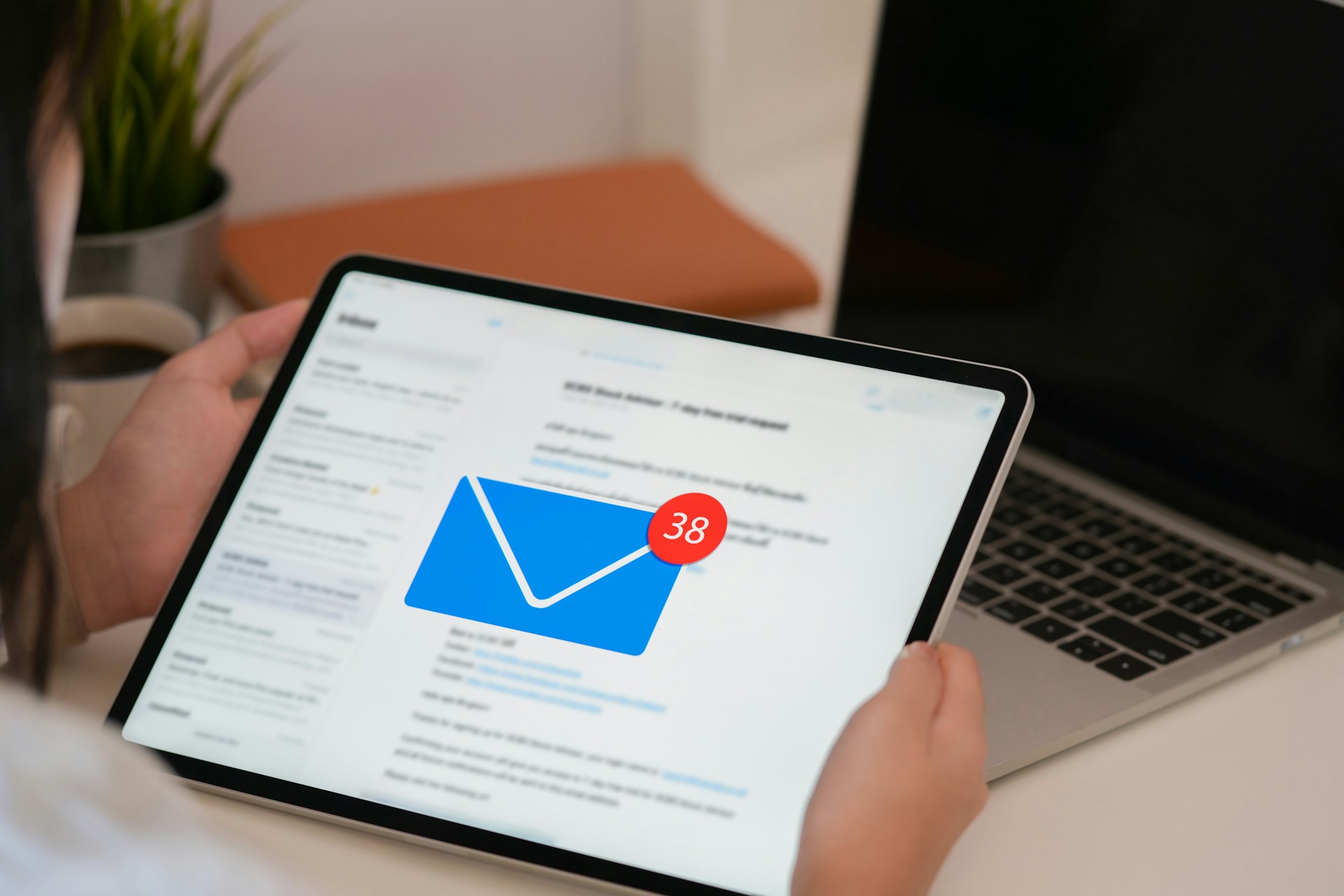 Crafting High-Converting Cold Email Campaigns in 2024