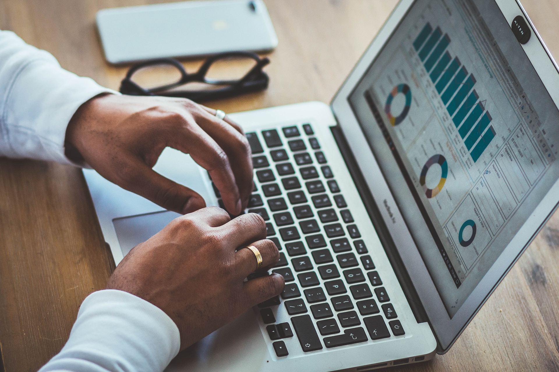 Mastering Analytics: Drive Smart Business Decisions